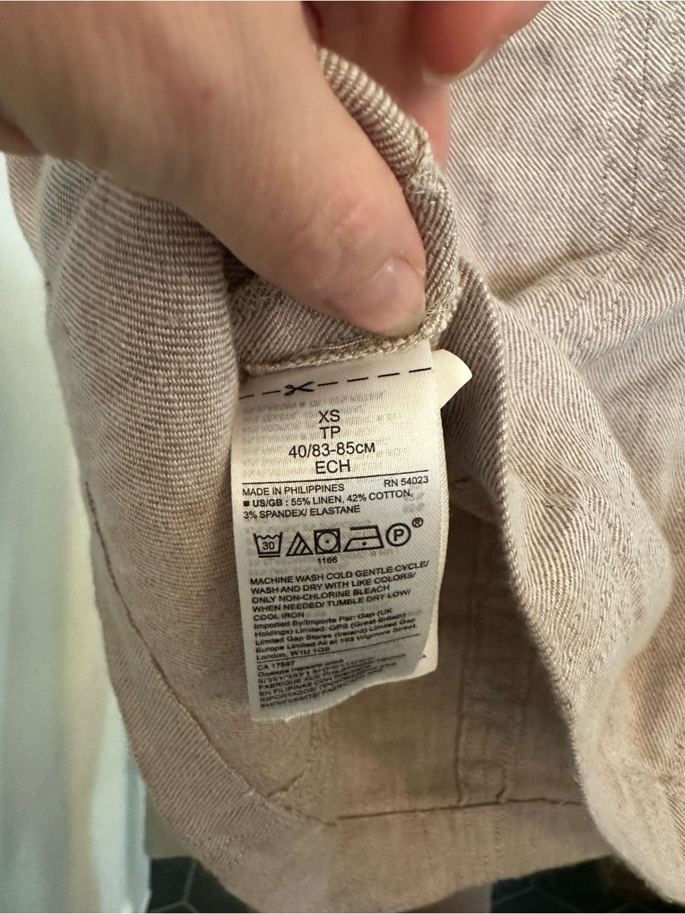 Banana Republic Light Taupe Sleeveless Linen Blend Top - Picture 8 of 8